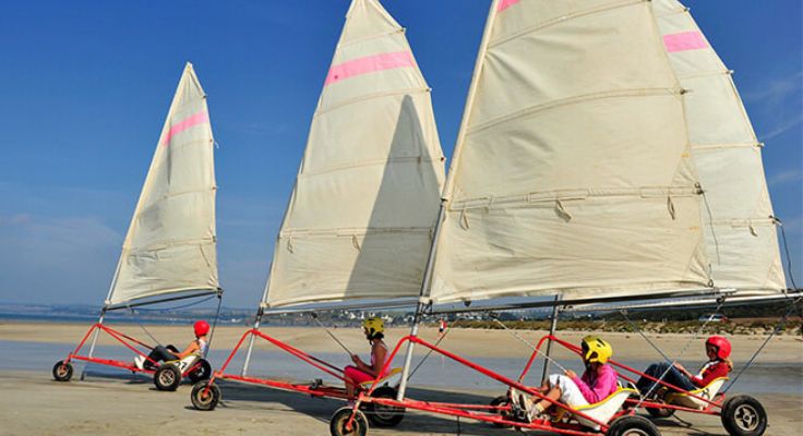 activités nautique sur la plage bretagne
